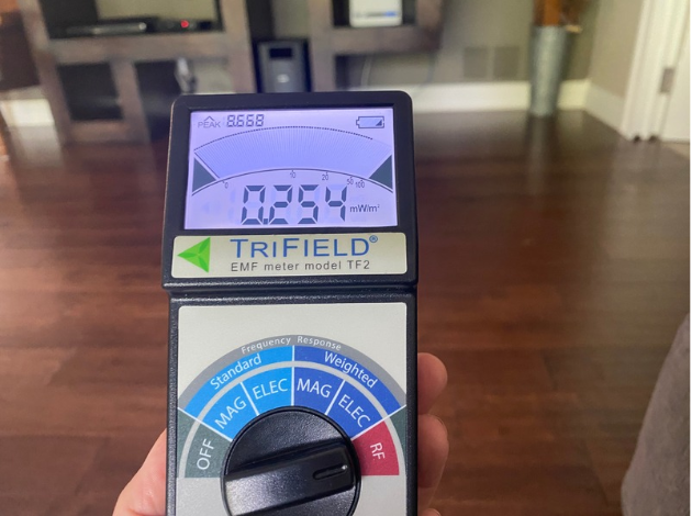 trifield TF2 RF mode measuring router at distance